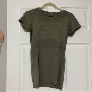 Lululemon swiftly tech short sleeve